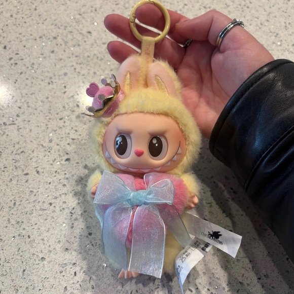 Checkmate Queen Labubu - Picture 1 of 4